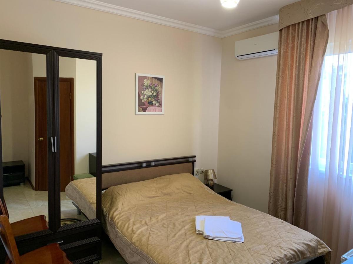 Guest House Aphyn Leto Gagra Eksteriør billede
