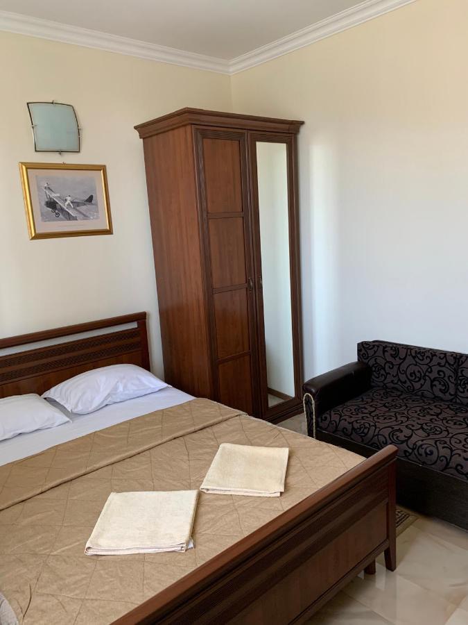 Guest House Aphyn Leto Gagra Eksteriør billede